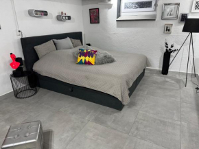Gemütliches Kellerzimmer + Bad
